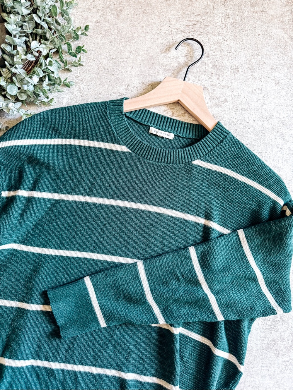 Tea & Rose Green Stripe Long Sleeve Sweater Size Medium